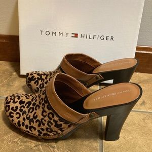 Tommy Hilfiger heeled clog